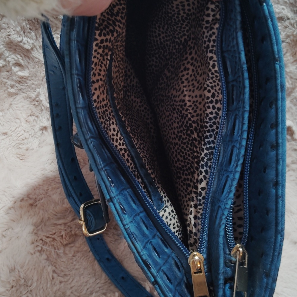 NWOT!! Beautiful Blue, Alligator/Ostrich, Textured Women's Crossbody - Picture 8 of 9
